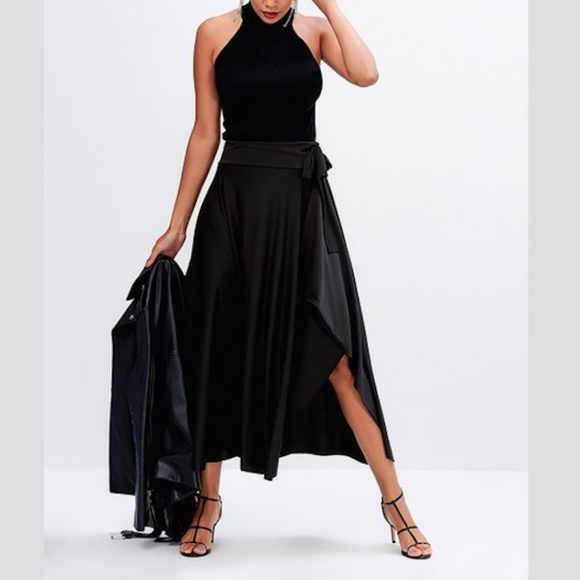 MILAN KISS Dresses & Skirts - MILAN KISS Black Mock-Neck Tie-Waist Midi Dress